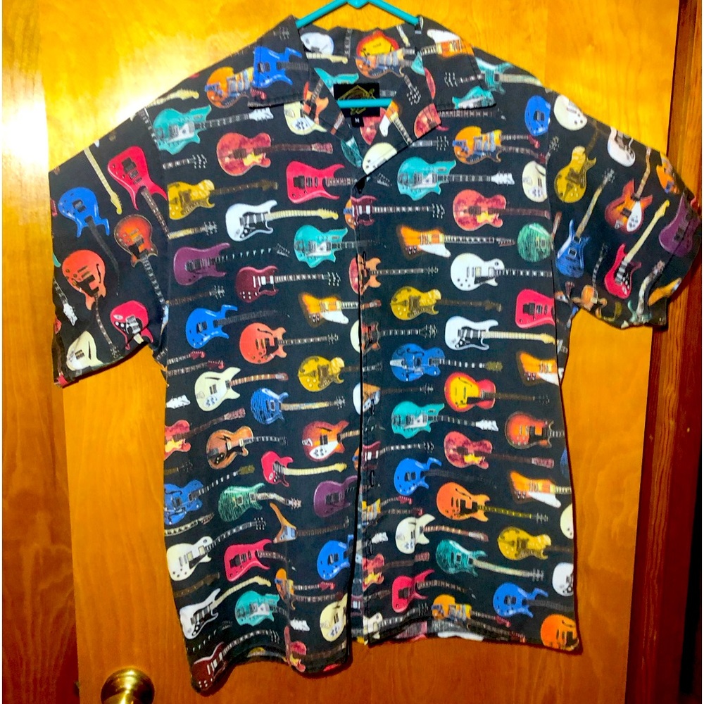 Men’s Electric Guitar button down shirt size M Gibson Fender